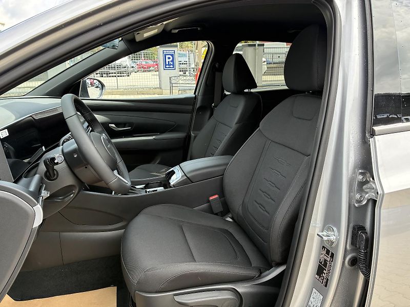 Hyundai Tucson 1,6 T-GDi DCT 110kW GO CZECH!  - fotka 10 z 19