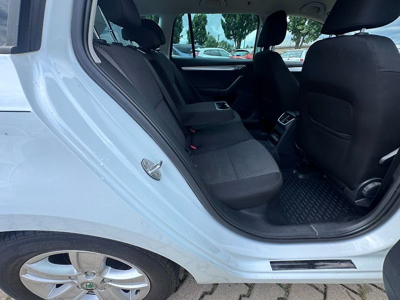 Škoda Octavia (2015) 1,6 TDI 81 KW TAŽNÉ KOLA - fotka 38 z 50