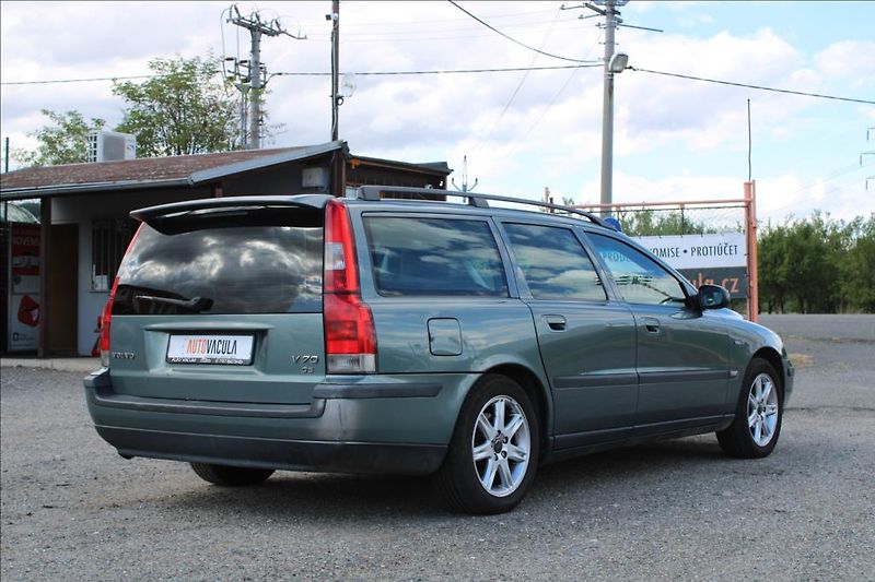 Volvo V70 2,4 D  D5, KLIMA, STK 8/2028 - fotka 5 z 26