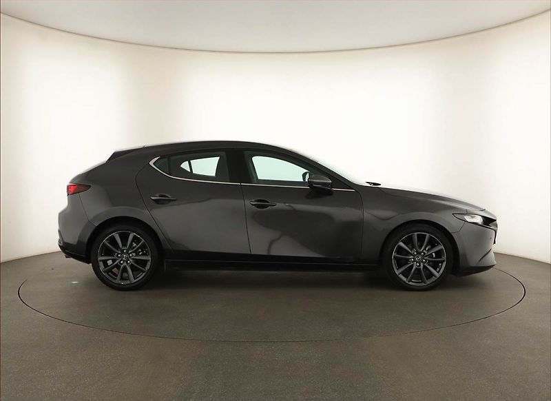 Mazda 3 (2020) 2.0 Skyactiv-G, ČR,1.maj, Navi - fotka 6 z 15