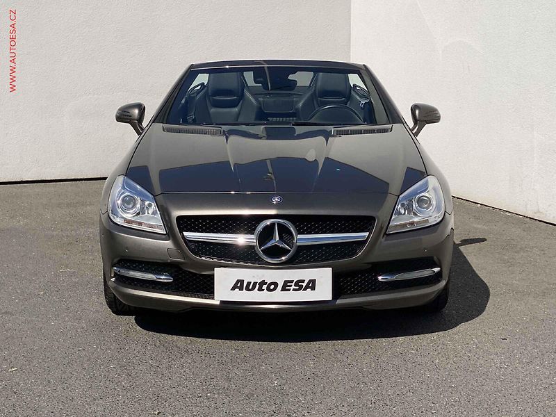 Mercedes-Benz SLK (2012) 1.8 SLK200, AT, kůže, navi - fotka 2 z 15