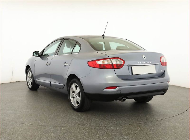 Renault Fluence (2010) 1.6 16V, po STK, dobrý stav - fotka 4 z 14