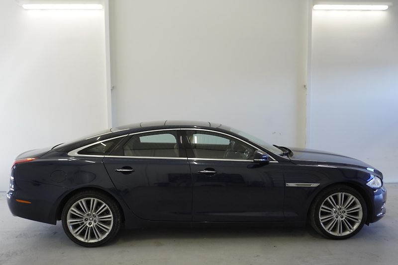 Jaguar XJ 5.0 V8 PREMIUM LUXURY - fotka 19 z 53