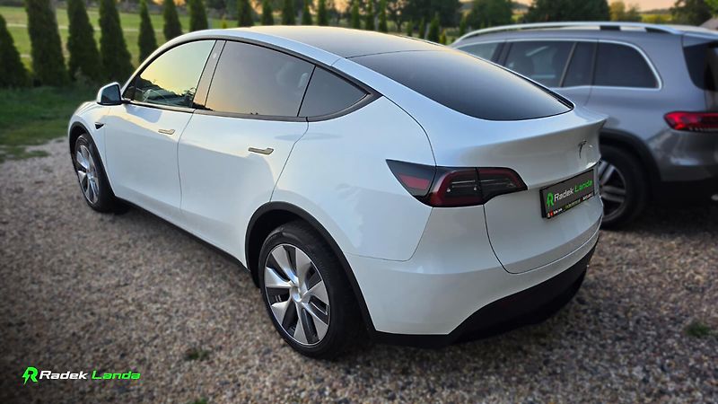 Tesla Model Y (2023) Long Range AWD Berlín - fotka 3 z 11