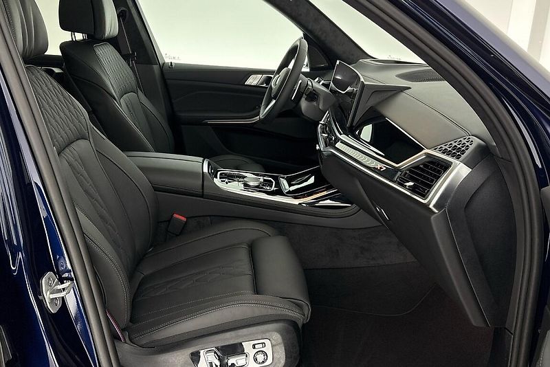 BMW X7 xDrive40d - fotka 12 z 24