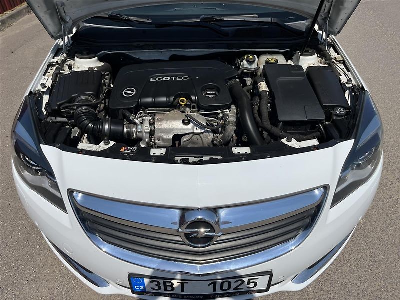 Opel Insignia 1,6 CDTi KLIMA ROZVODY SERVIS - fotka 27 z 37