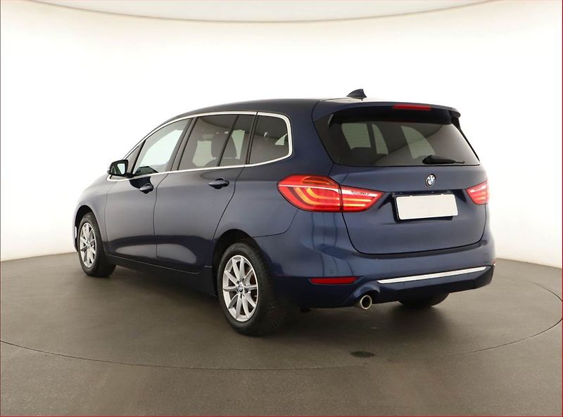 BMW Řada 2 (2020) 218i Gran Tourer, Automat - fotka 4 z 23