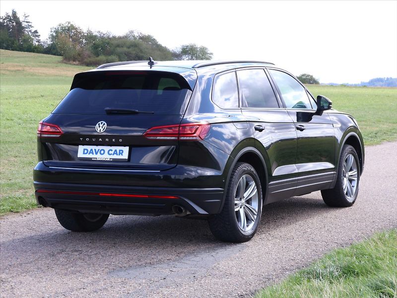 Volkswagen Touareg 3,0 TDI 170kW DSG 4M LED CZ - fotka 7 z 32