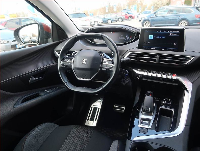 Peugeot 3008 (2020) 1.5 BlueHDi, Automat, ČR,1.maj - fotka 7 z 16