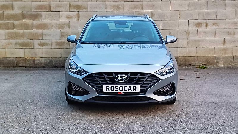 Hyundai i30 1.5 81kW DPI FAMILY COMFORT - fotka 2 z 36