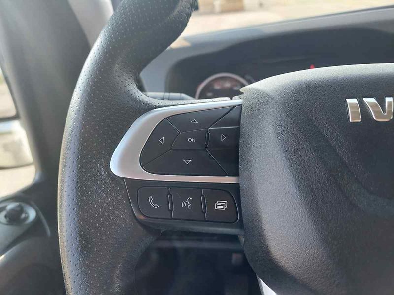 Iveco Ostatní 35S18 L4H2 Pojízdná dílna - fotka 36 z 42