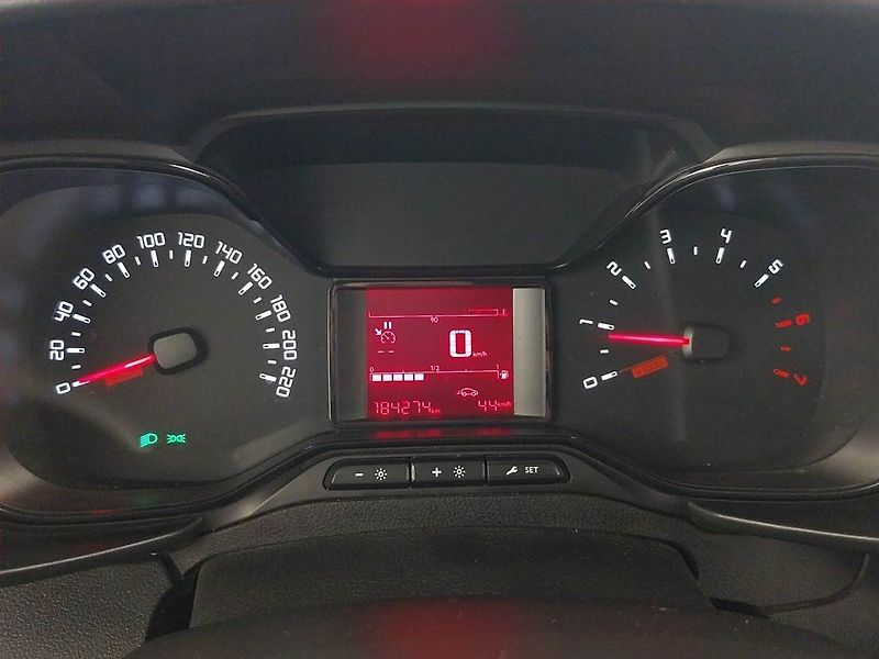 Toyota ProAce City (2021) 1.5 D4-D, ČR, 1Maj - fotka 8 z 15
