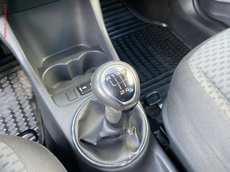 Škoda Roomster (2011) 1.2TSi, ČR, Style - fotka 16 z 18