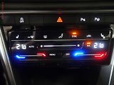 Volkswagen T-Roc (2023) 1.5TSi, 2.maj,ČR, Life, LED - náhled 18