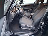 BMW Řada 2 (2017) 1.5T 218 i, Advantage, park - náhled 9