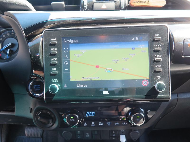Toyota Hilux INVINCIBLE Aut. - fotka 10 z 24