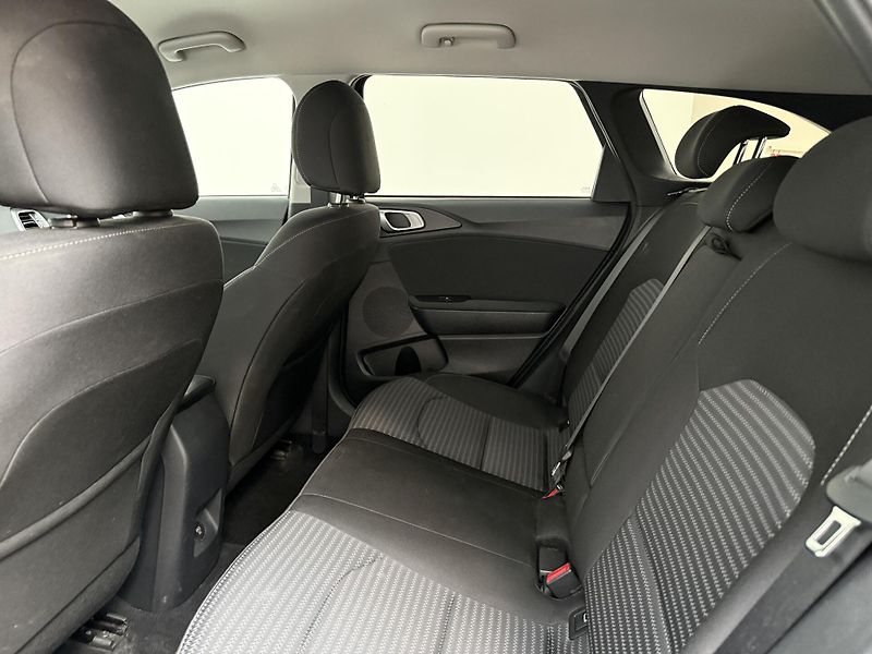 Kia Ceed 1.5 T-GDI 118kW Top SW DCT - fotka 11 z 12