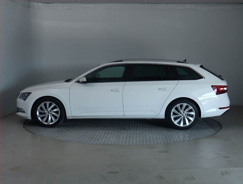 Škoda Superb (2017) Style 2.0 TDI, Kůže, Navi - fotka 3 z 17