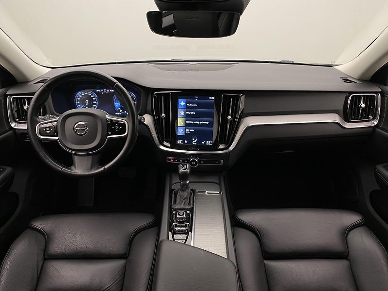 Volvo V60 D4 INSCRIPTION AUT CZ - fotka 2 z 41