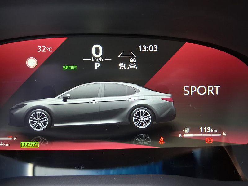 Toyota Camry EXECUTIVE 2.5 Hyb. 169 kW - fotka 22 z 40