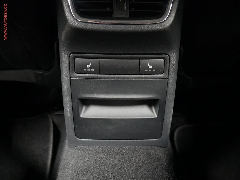 Škoda Octavia (2013) 1.6 TDi, ČR, Sport, bixen, - fotka 21 z 21