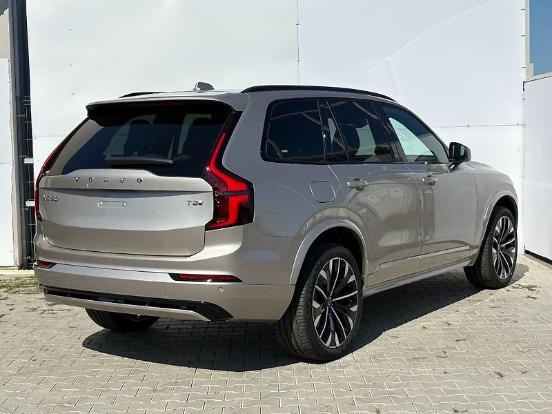 Volvo XC90 Plus Dark T8 299kW - fotka 6 z 25
