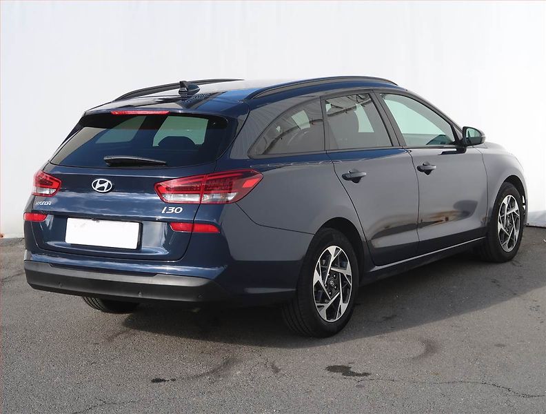 Hyundai i30 (2025) Family 1.5 T-GDI MHEV 48V - fotka 5 z 20