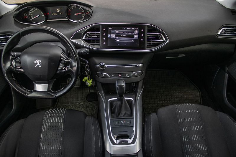 Peugeot 308 - fotka 9 z 21