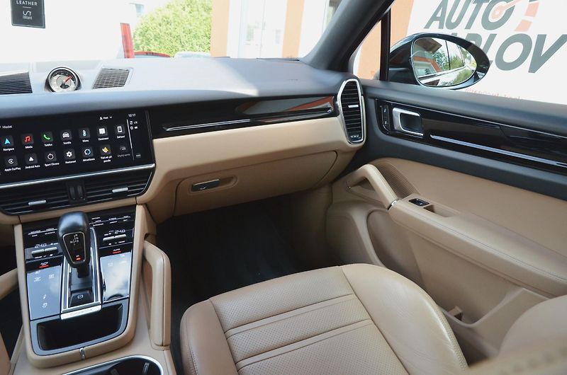 Porsche Cayenne (2022) // REZERVOVÁNO // - fotka 23 z 45