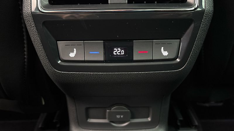 Škoda Karoq 1.5 TSI DSG Style - fotka 22 z 30