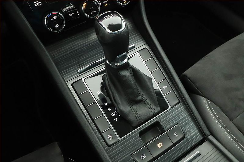Škoda Superb (2022) Style 2.0 TDI, Automat, Kůže - fotka 10 z 21
