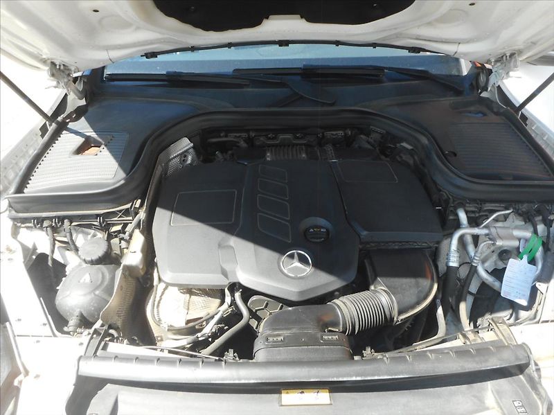 Mercedes-Benz GLC 2,0 220 D 4MATIC - fotka 27 z 28