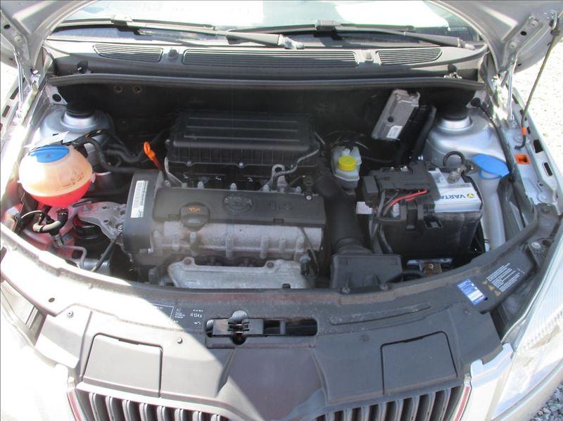 Škoda Fabia 1,4 i 16v, aut. klimatizace, - fotka 21 z 24