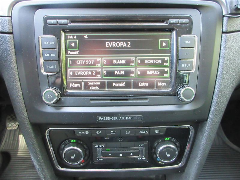 Škoda Superb 2,0 TDi 103 Kw, Xenon, Vyhř. N - fotka 19 z 28
