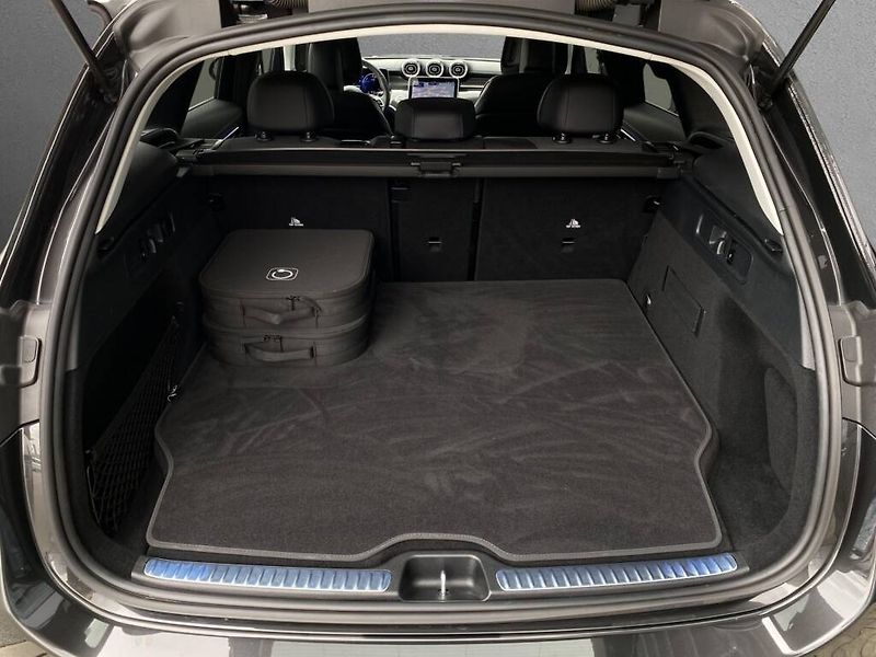 Mercedes-Benz GLC (2025) 300 de 4MATIC - fotka 26 z 28