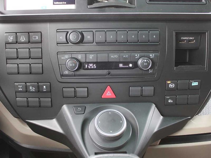 MAN TGX 18.470, LOWDECK, NAVIGACE, MAJ - fotka 12 z 19