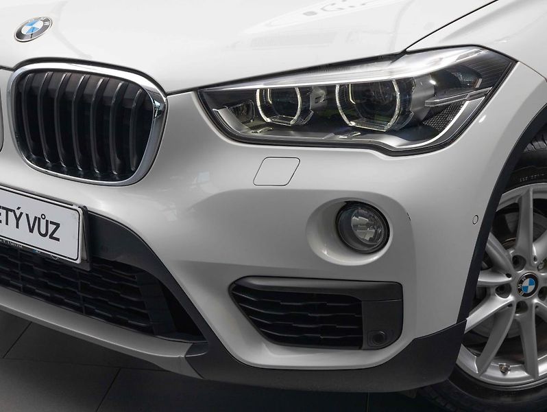 BMW X1 sDrive 18i - fotka 7 z 22