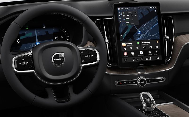 Volvo XC60 (2026) B5 AWD PLUS DARK - fotka 13 z 15
