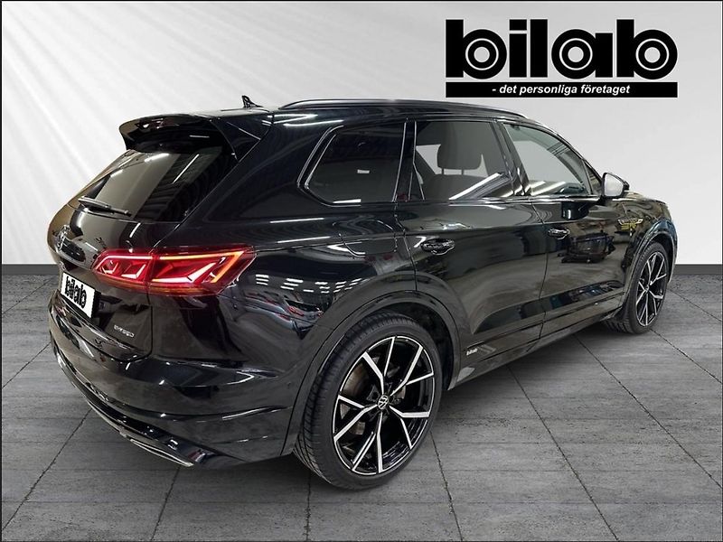Volkswagen Touareg R eHybrid 3.0 V6 TSI - fotka 4 z 10