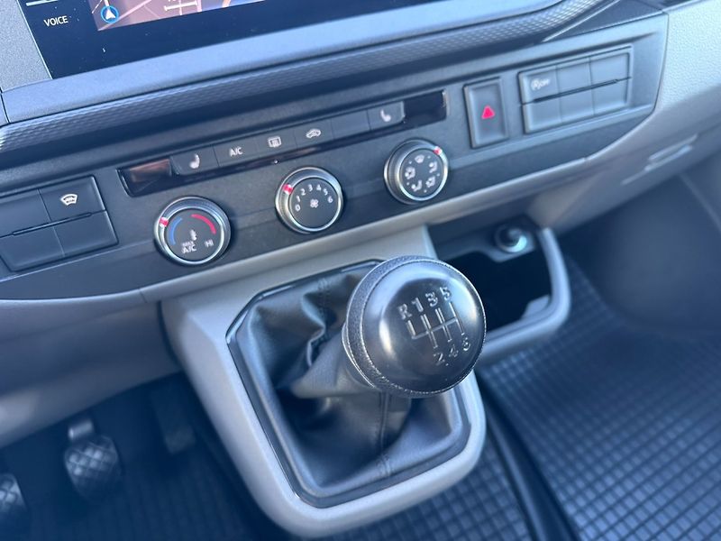 Volkswagen Transporter (2024) 4X4 2,0TDI 110KW ZÁRUKA LONG - fotka 29 z 50
