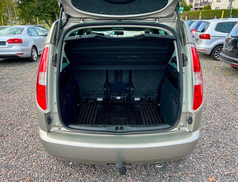 Škoda Roomster (2013) 1.2 TSI 77 kW - fotka 17 z 17