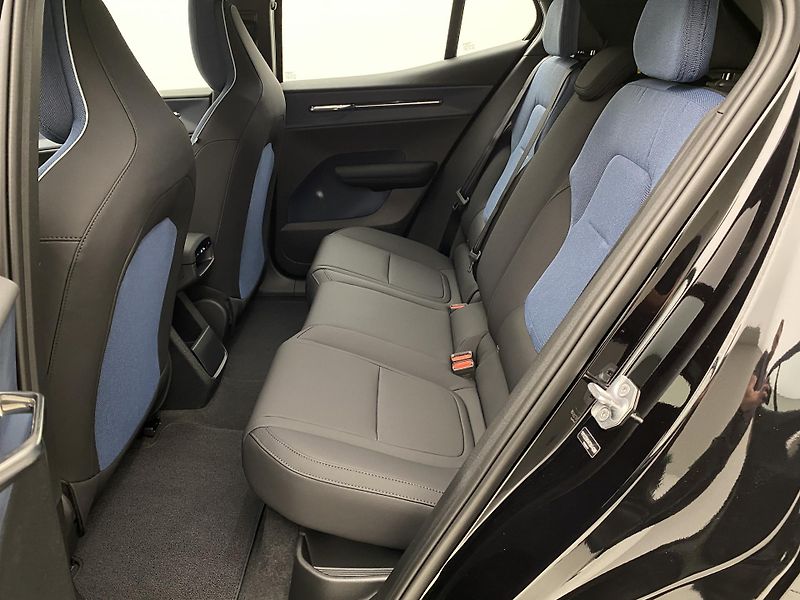 Volvo EX30 (2025) PURE ELECTRIC SINGLE PLUS - fotka 6 z 75