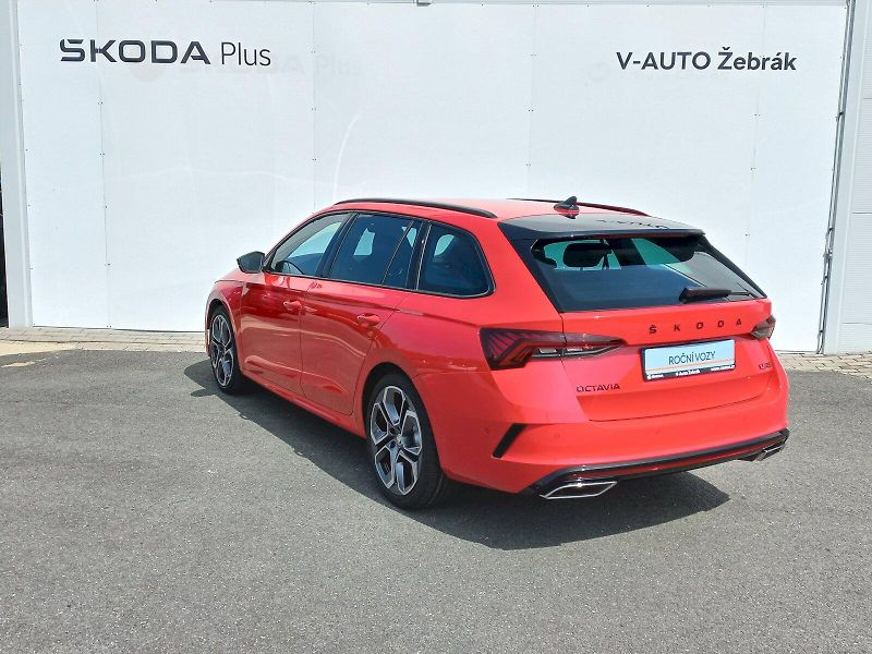 Škoda Octavia (2023) COMBI RS  180kW 2,0TSI DSG - fotka 8 z 26