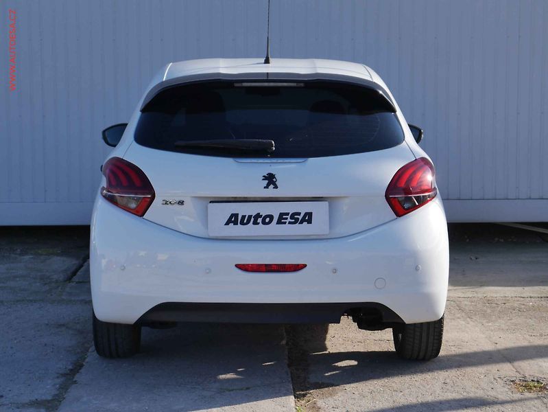 Peugeot 208 (2016) 1.6HDi, 2.maj, AC - fotka 5 z 15