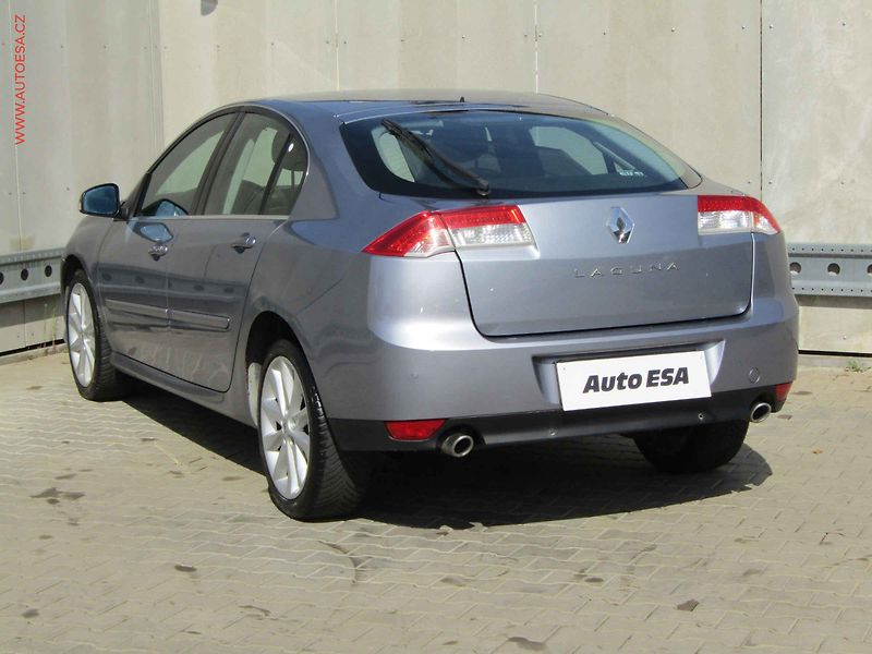 Renault Laguna (2008) 2.0 dCi, BIxen, AC, park - fotka 6 z 18