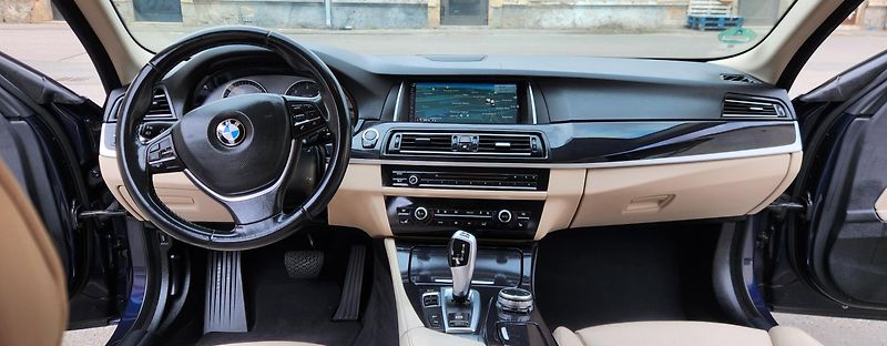 BMW Řada 5 (2015) 530XD*LED*PLNÝ*SERVIS*COMBI* - fotka 15 z 50