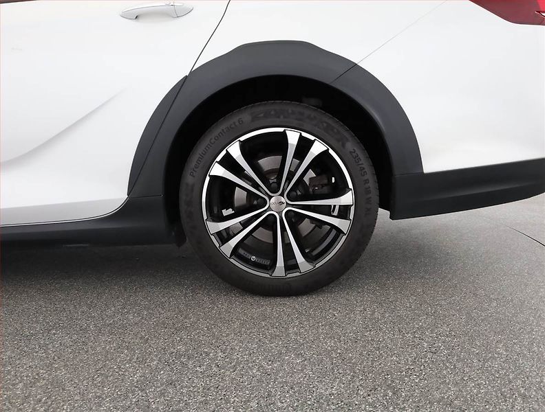 Opel Insignia (2018) 2.0 Turbo 4x4, 4X4, Automat - fotka 12 z 17