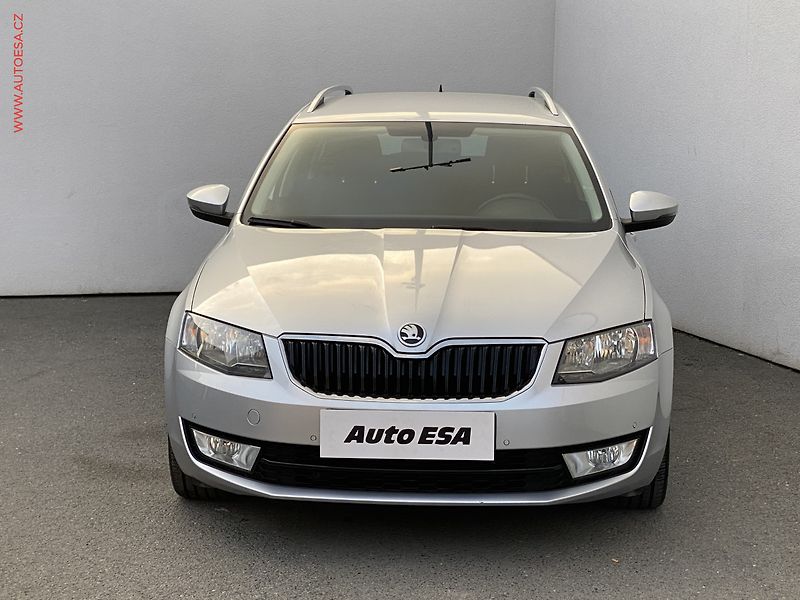 Škoda Octavia (2015) 1.6 TDI, ČR, AC, výhřev sed. - fotka 2 z 17