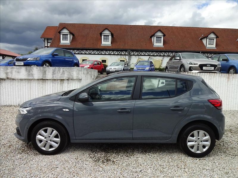 Dacia Sandero 1,0 TCe 67kW - fotka 4 z 50