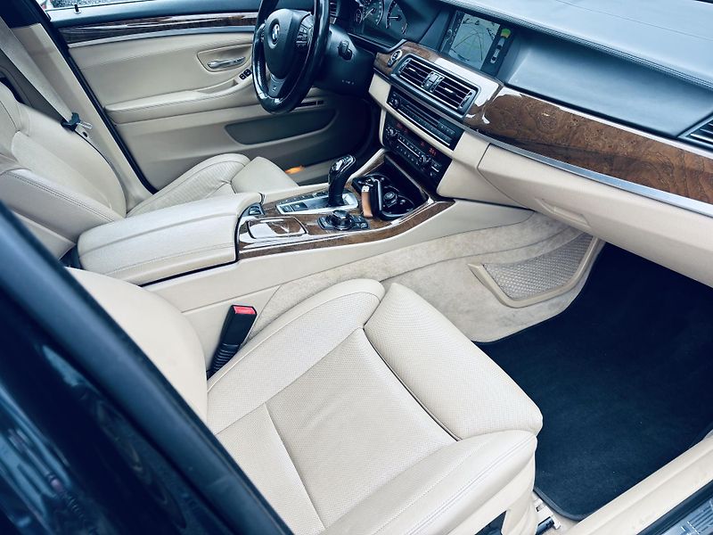 BMW Řada 5 (2012) M 550 D XDRIVE, 280kW, ČR - fotka 8 z 20